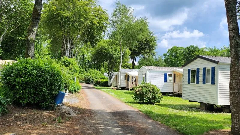 Notre bien : le mobil-home du Camping Les Myrtilles à Saint-Yvi – photo 3