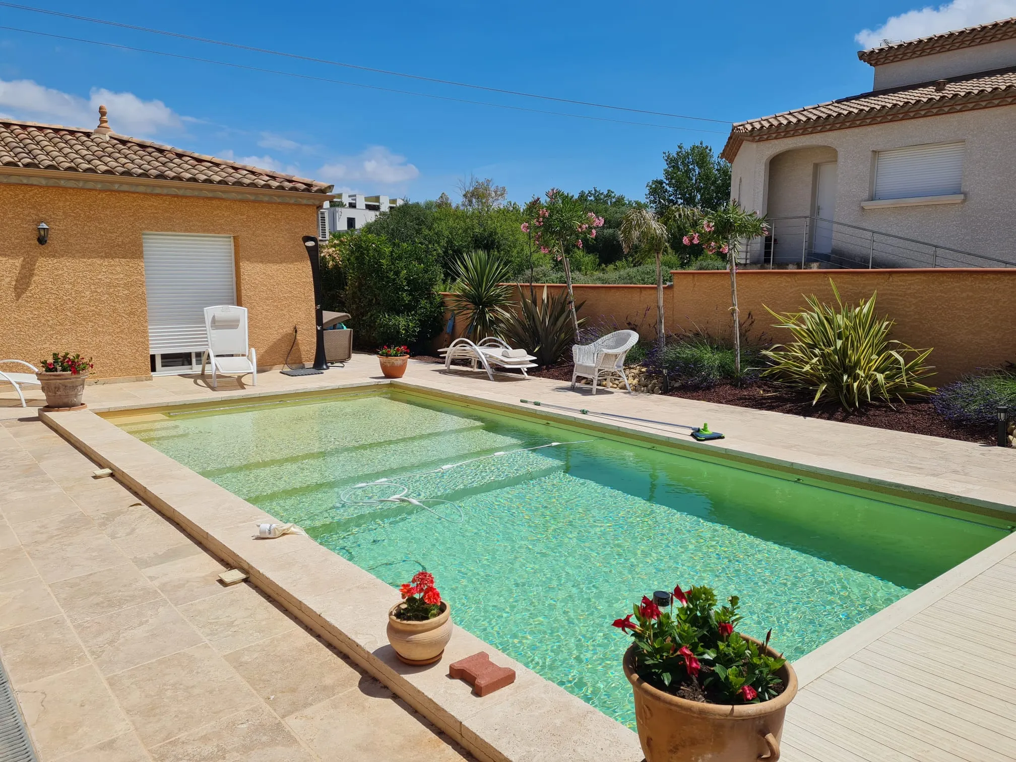 Notre bien : maison d'hôte entre vignes, piscine et Pyrénées – photo 2