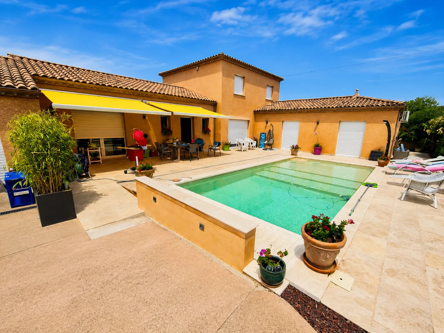 Notre bien : maison d'hôte entre vignes, piscine et Pyrénées – photo 1